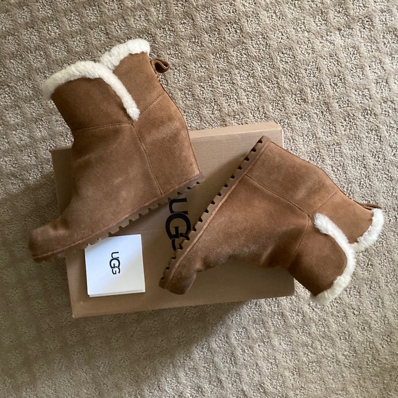 UGG Boots Shearling -Fair Condition - Picture 1 of 16